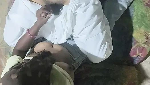 Seks yapma zevki, hintli bir köydeki böylesine ateşli bir kızdan geliyor