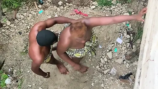 Menyeluruh untuk bercinta dengan salah satu penjaga istana