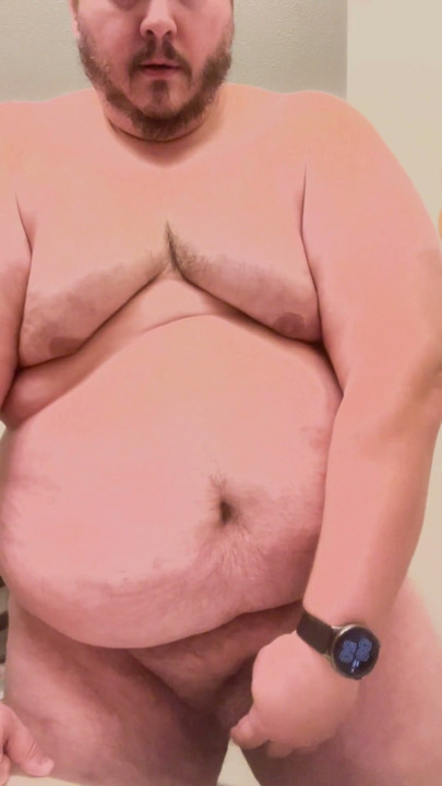 Gojazna američka svinja Bubba Burly Chub se vraća razotkrivajući svoje debelo telo i kurac | Klip 2