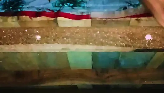 Sister-in-law's bad fucking and spreading both her legs, put the whole penis and took out the piss from the pussy.