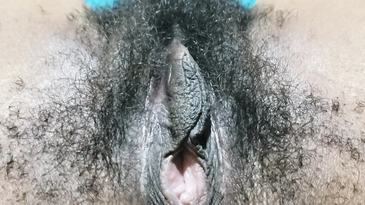 Hot Hairy MILF Pussy Close Up With Seductive Amateur Energy