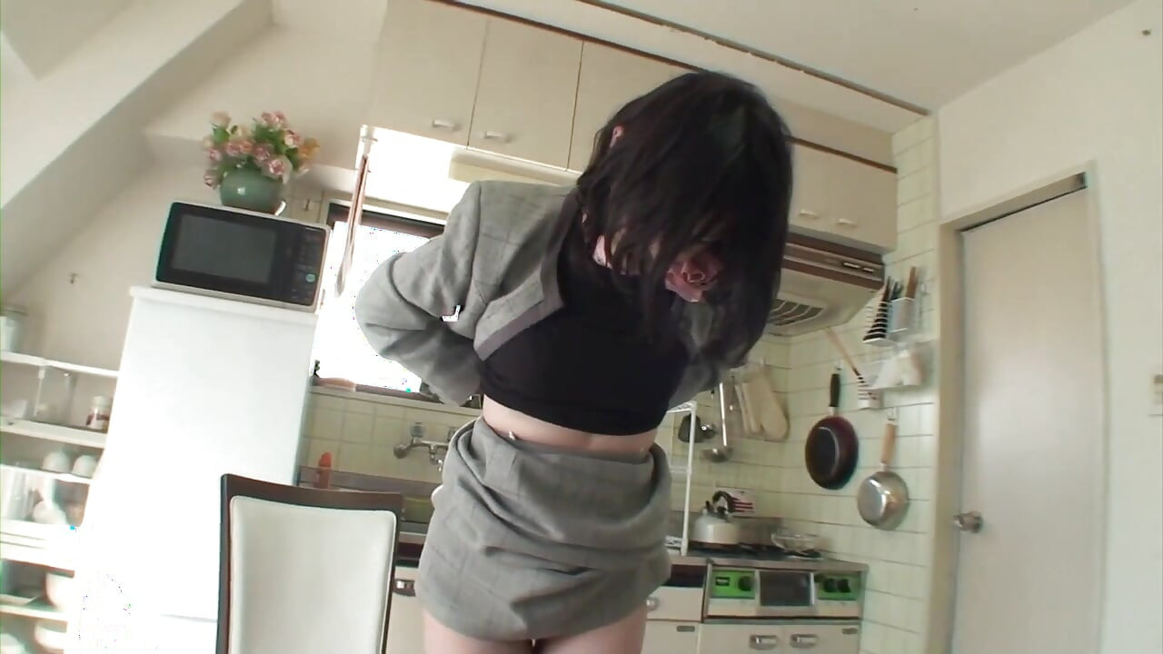 A warm welcome in the kitchen for Makiko-san's tight snatch