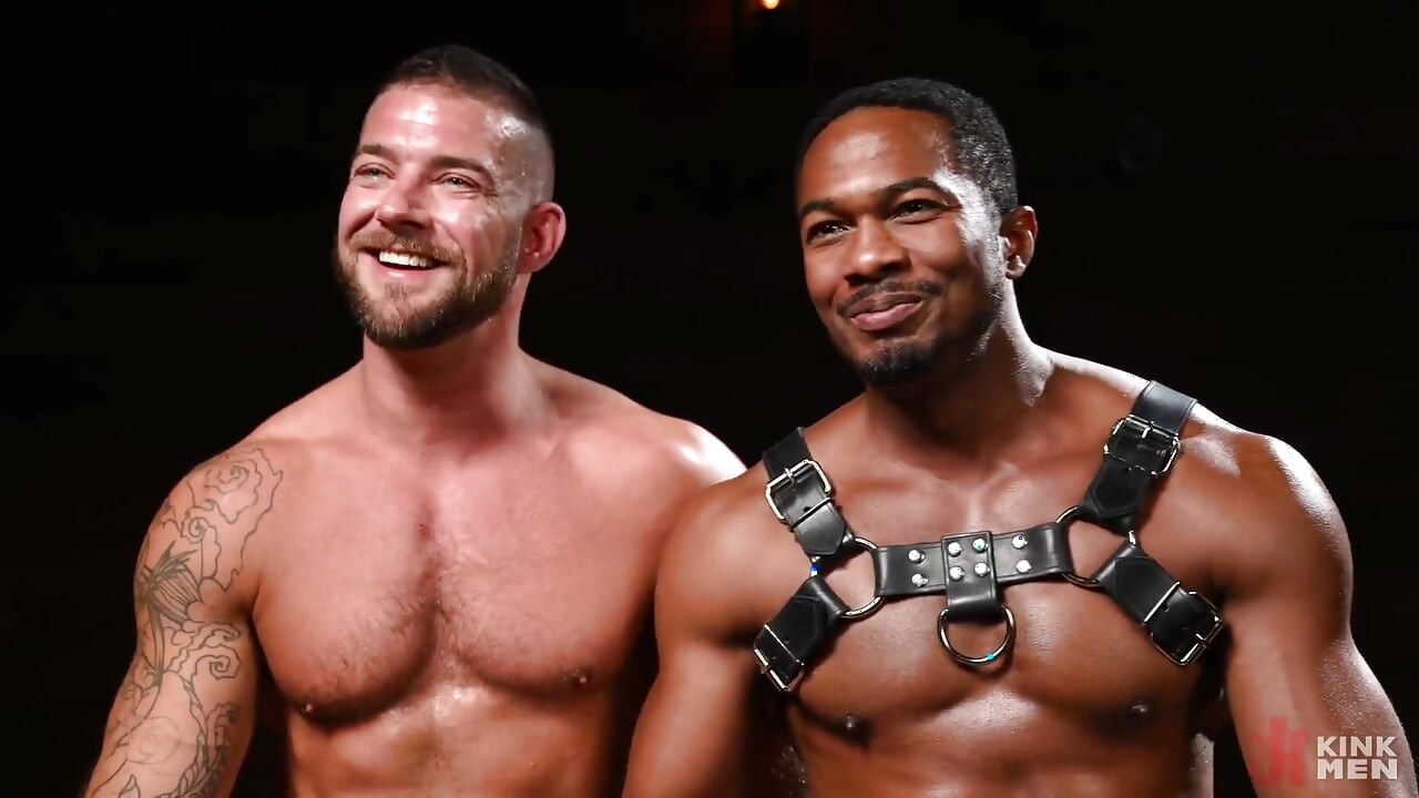 Meaty Beefcake Tryp Bates Ready to Take Sean Xavier's Massive Cock