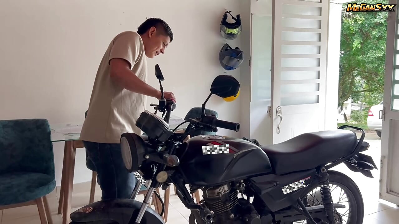 The motorcycle or the?, keep the motorcycle and give him my.