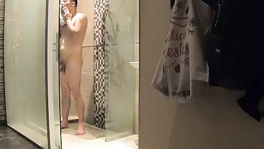 Секс в душе со зрелой уругвайской женщиной