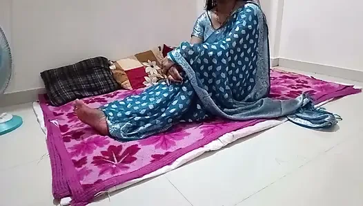 Hot Desi Bhabhi Ko Seksi Baateke Kar Ke Seks