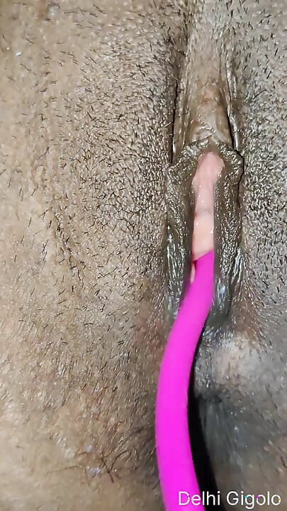 Ekta bhabhi ghar par der aane se dur rahi thi boli dever ji piche se door khol do Jo bolo ge wo karugi ab kuch bhi kar sakti hai