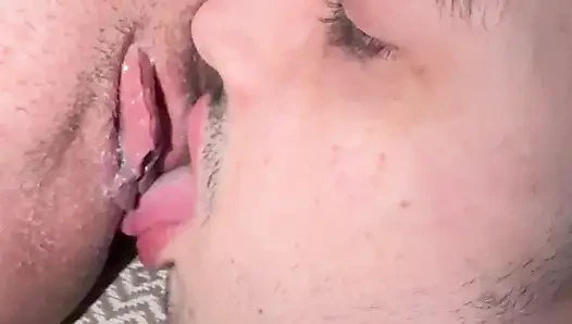 Si rambut merah Jerman dijilat sambil berbelok