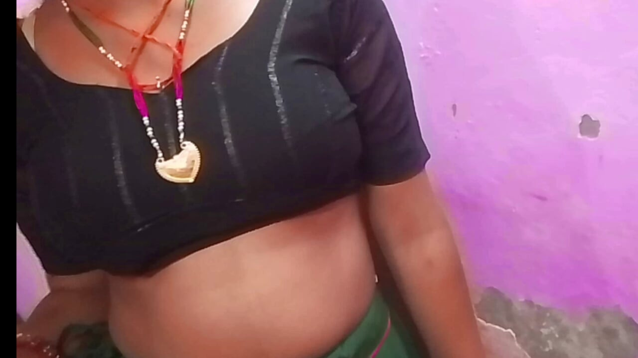 Desi bhabhi ki gand ki chudai karke choot me lund dala