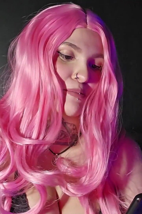 Naughty Stories - dzień mojego przyjaciela postawił swoją dziewczynę na grę wideo!