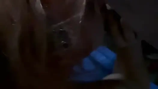 Я не могу помочь, мне возбуждено сосать