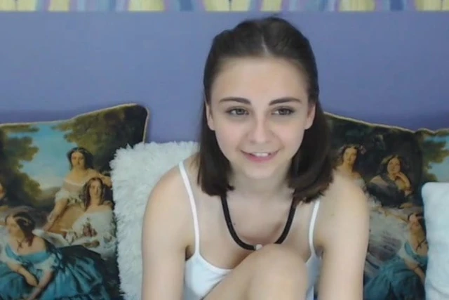 Hot Cute Babe Loves to Pleasure Herself