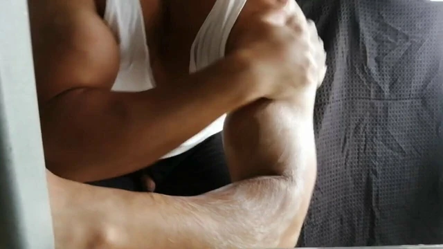 my muscle arm worship, spread my sperm on it