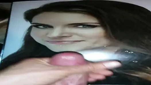 Stephanie Mcmahon'a boşalıyor