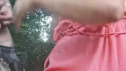 Sürtük terk edilmiş paten parkında büyük yaraklı kaslı adam tarafından sikiliyor