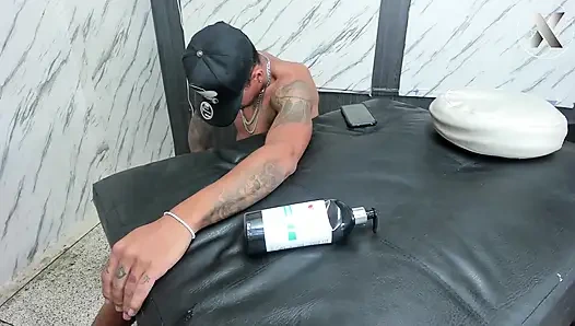 Großer Schwanz in einer engen Muschi – Echte Stöhner