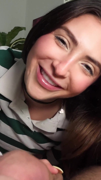 Lijepa djevojka Jane Wilde obožava biti napunjena kurcem