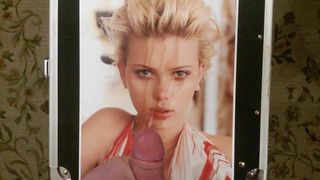 Hołd sprawiedliwej Scarlett Johansson 1