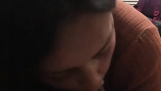 Angy adalah istri temanku dan dia nyepong kontolku sampai tenggorokan