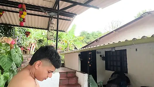 Ich erkläre meiner sexy latina-stiefschweder, wie man pool spielt, als Vorwand, um sie am ende zu