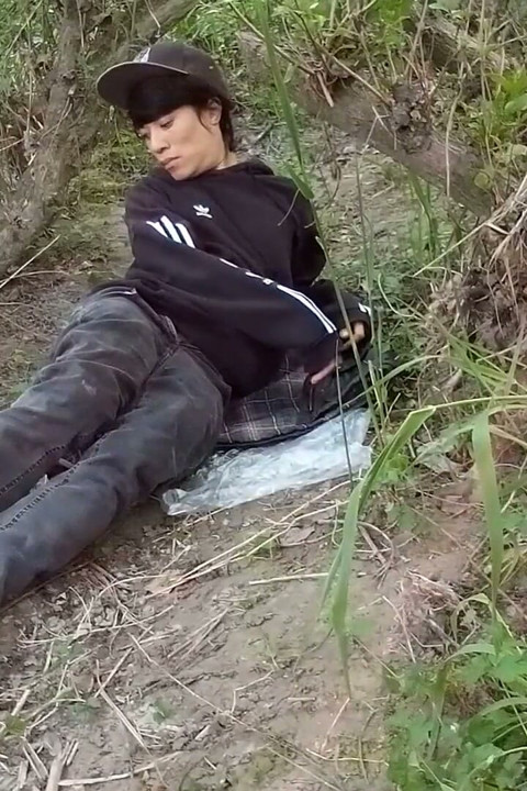 Gay Boy Jon Arteen Freeballing Showing His Dick and Naked Ass Outdoor