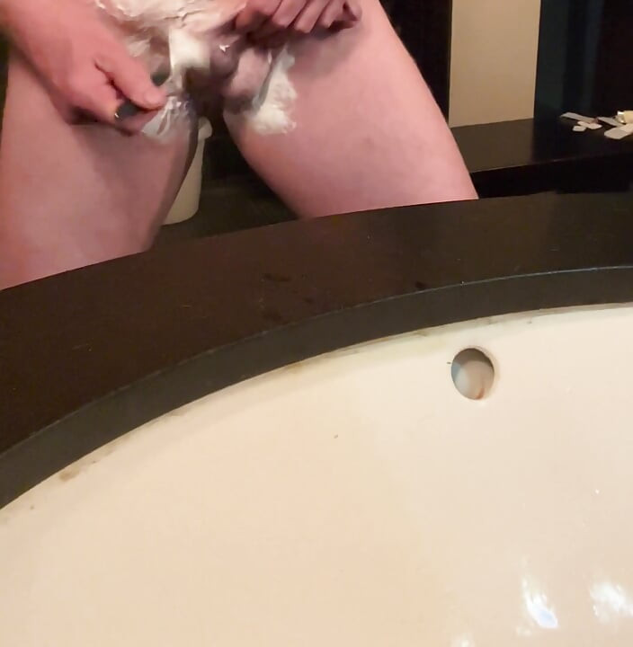 Shavin' Gets Me Horny Af