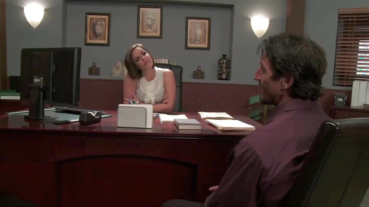 Big ass secretary in nylons likes to suck Tommy's Gunn cock