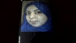 Камшот на лицо в хиджабе, монстр