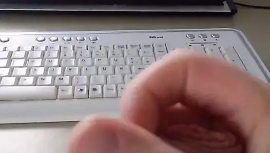 User wichst zu unserem video