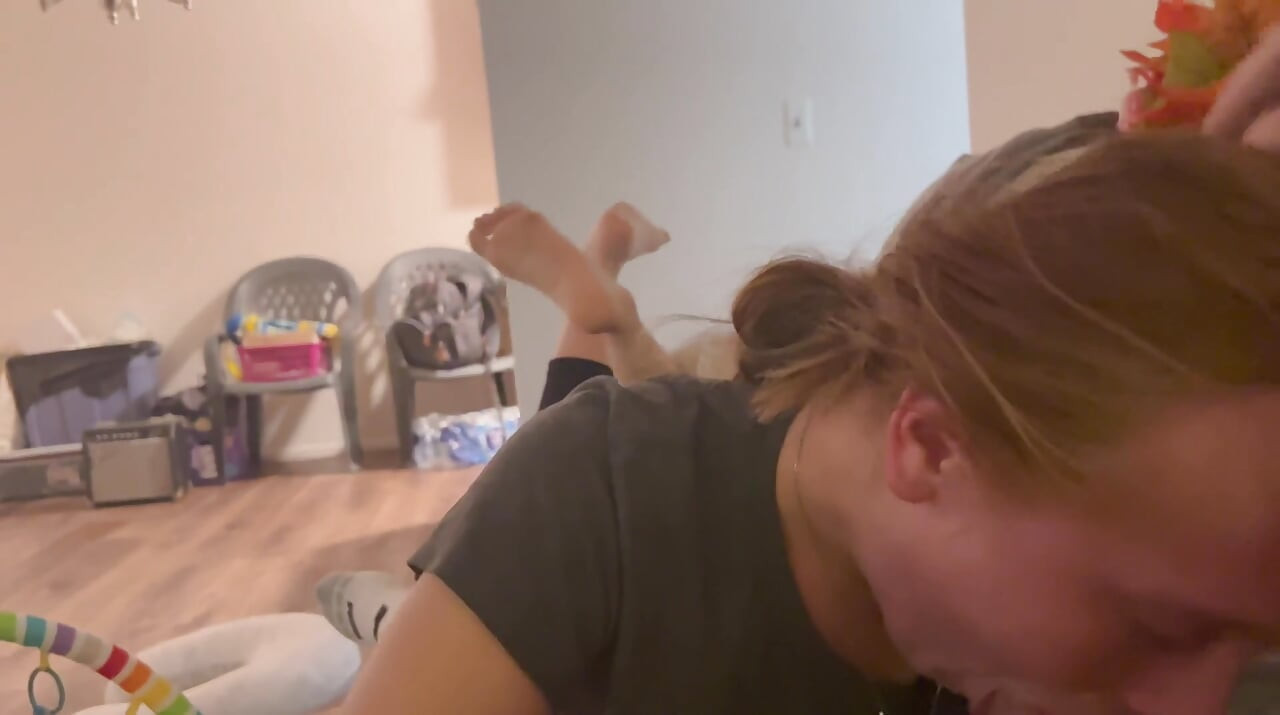 Redhead Giving a Sloppy Toppy to Daddy