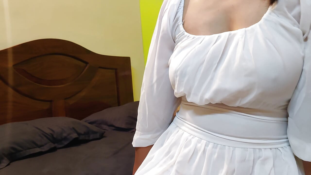 Sehr heiße und schöne indonesisches küken ficken mit ihrer muschi