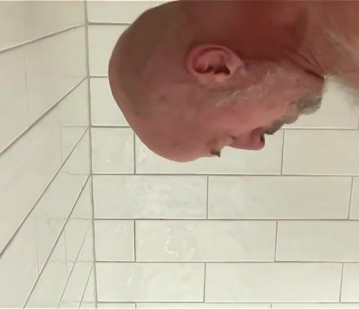 Guy Pissing