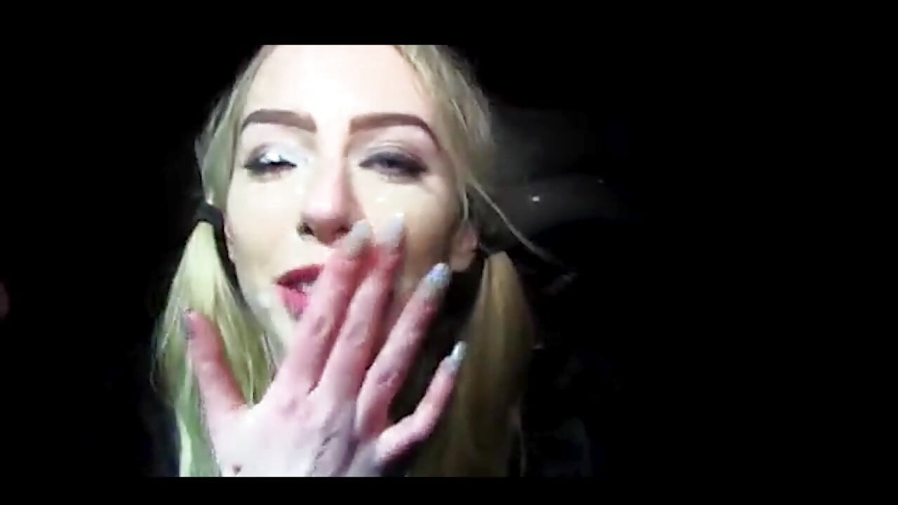 Teen Blonde Dogging Blowjobs and Big Facials