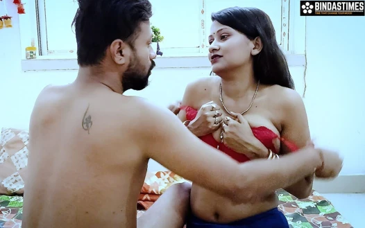 Desi Nettes teen-zimmermädchen fickt mit ihrem besitzer, nachdem sie ihn massiert hat