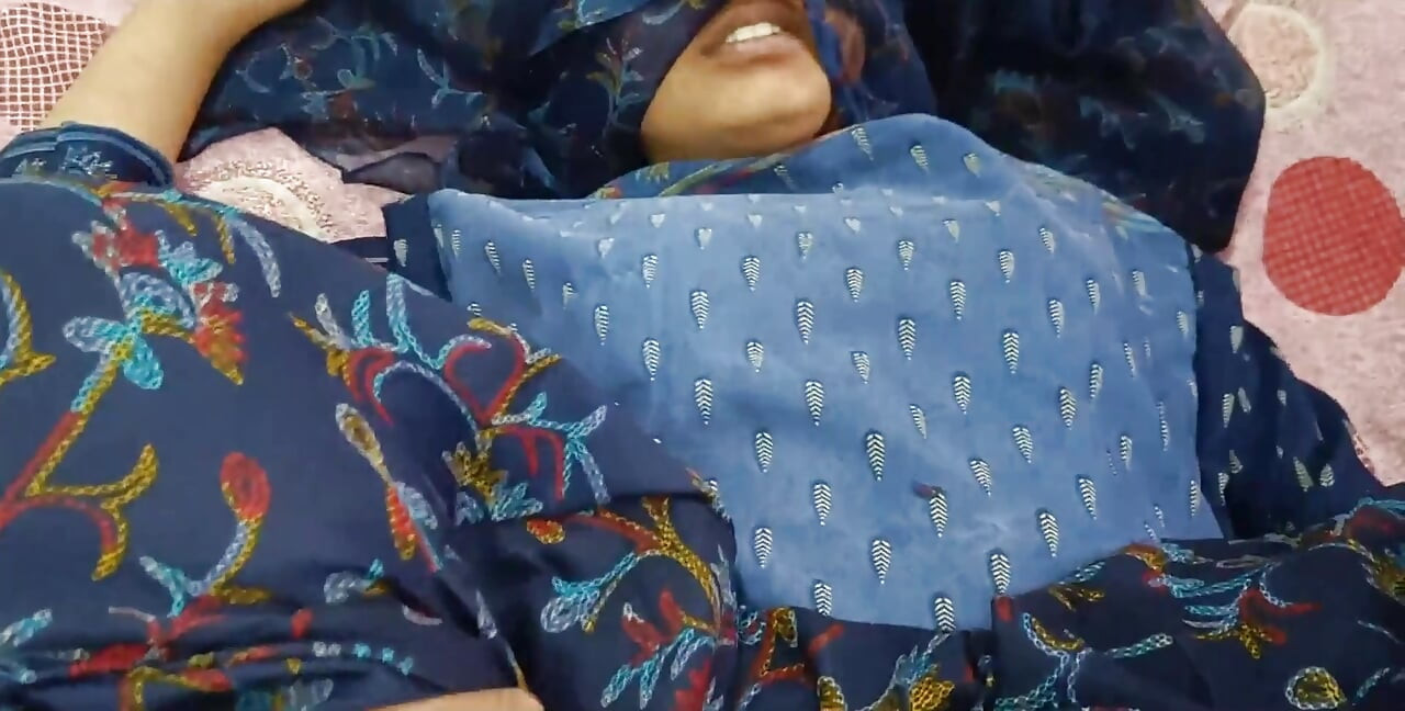 Indian desi village bhabhi a fost futut cu bhabhi deranj în hindi clar