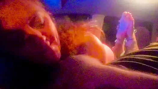 Liz lane si cewek hot rambut merah lagi asik nyepong kontol chester van name dan lanjut nyepong kontol sampai dicrot di kaki