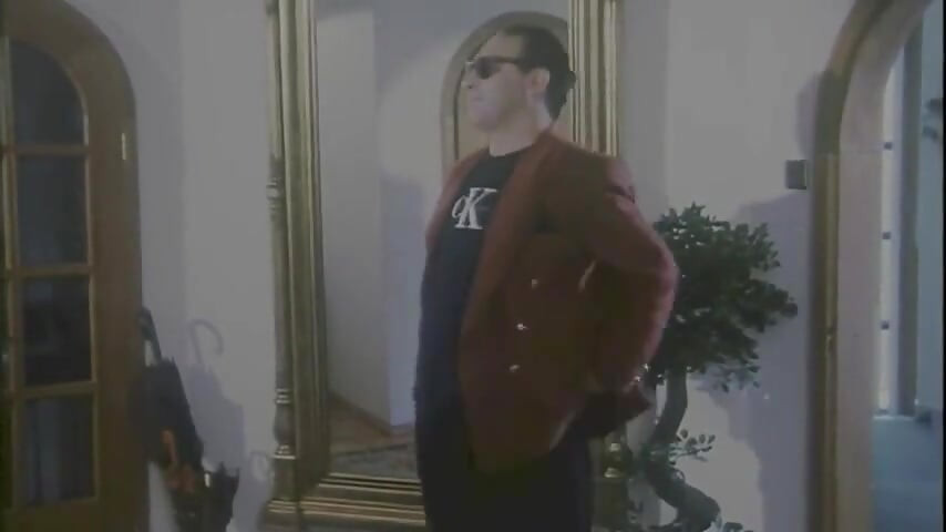 Italský hřebec šuká nevlastní matku a nevlastní sestru