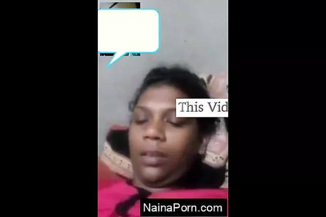 Today Exclusive- Tamil Girl Showing Boobs and...