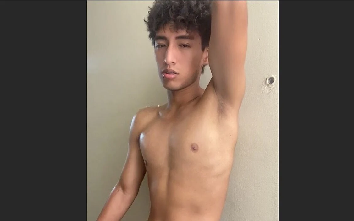 I'm Having Work Done on My House and I Get to Suck One the Horny Helpers