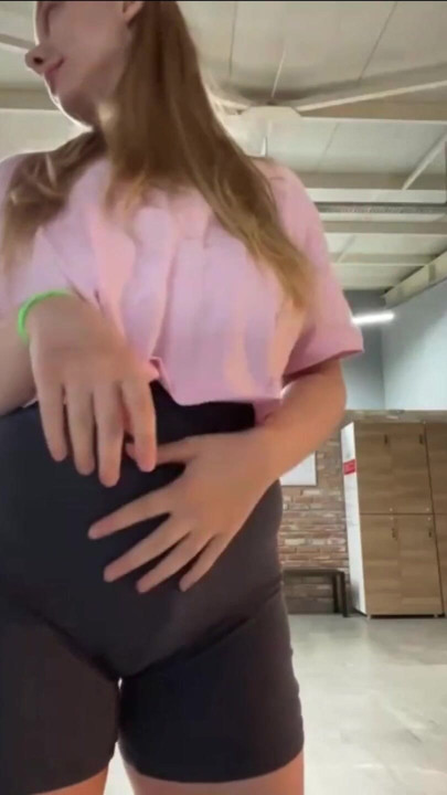 Public fucking in the gym Close up | Clip 1