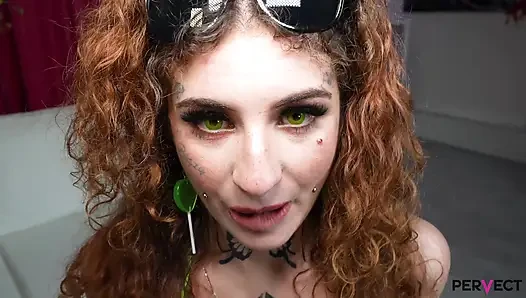 Pervect inked baddie miss blazy özensizleşiyor