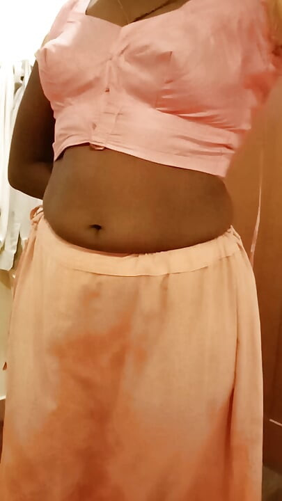 Desi Tamil Wife Renu’s Big Ass & Pussy Teased in Saree Post-hotel - Cuck Films! Indianhotwifex