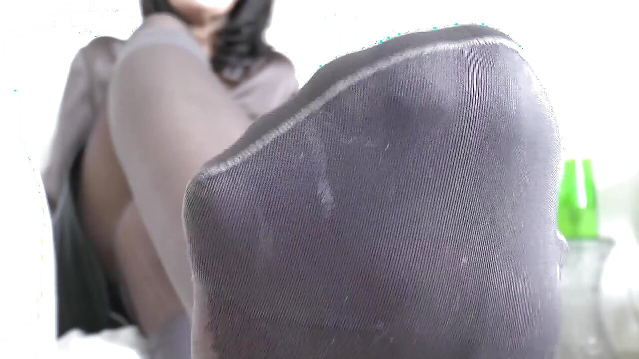 Latihan menghidu kaki yang ketat pada bulan Mei! Bahagian 2, Lady Victoria Valente