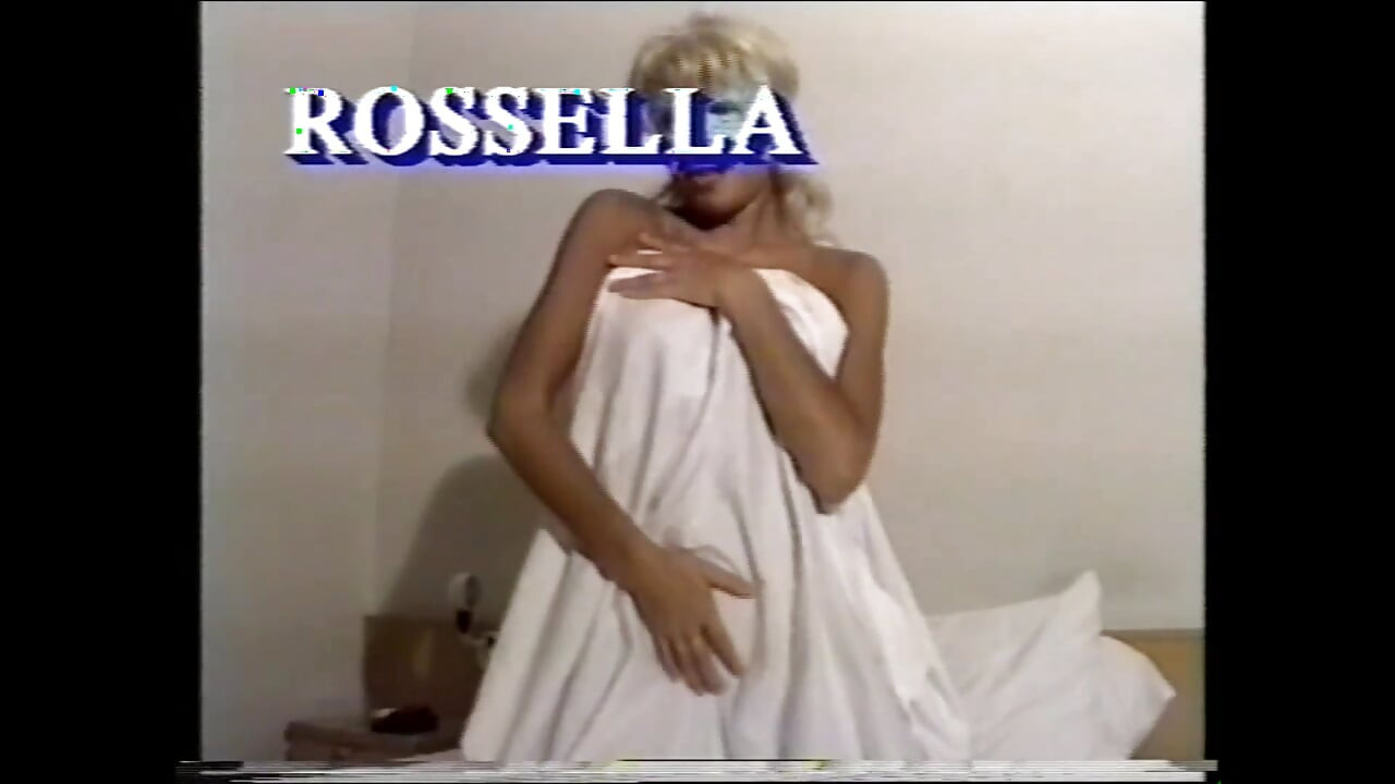 Masked Amateur MILF Masturbates Her Hairy Pussy and Ass with Two Big Dildos and Enjoys