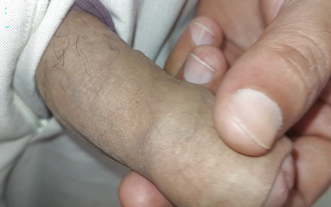 Dad gives me a fantastic handjob