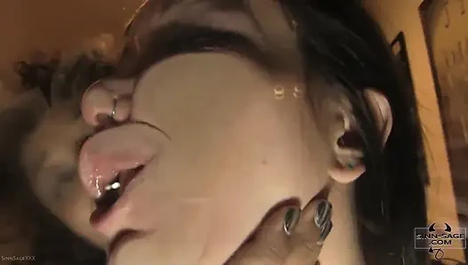 Squished с участием Sinn Sage, Daisy Ducati