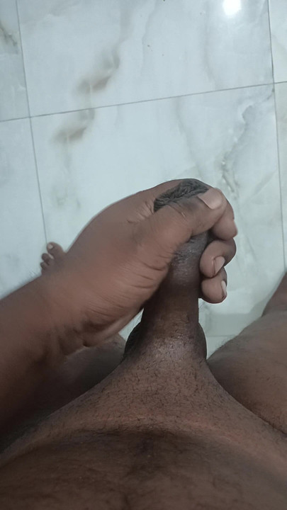 Who wants play with me please massage me