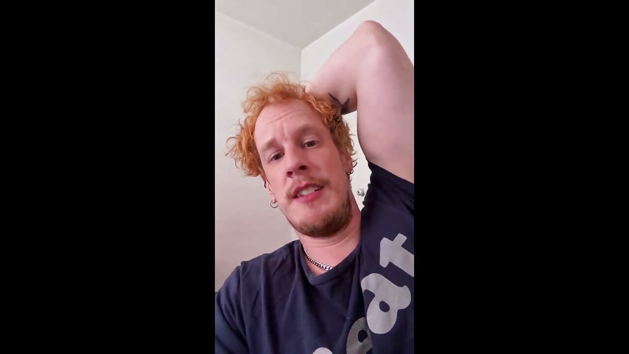 Christian Hunter uctívá nohy, ponožky a tenisky Dom Master Victor Punish