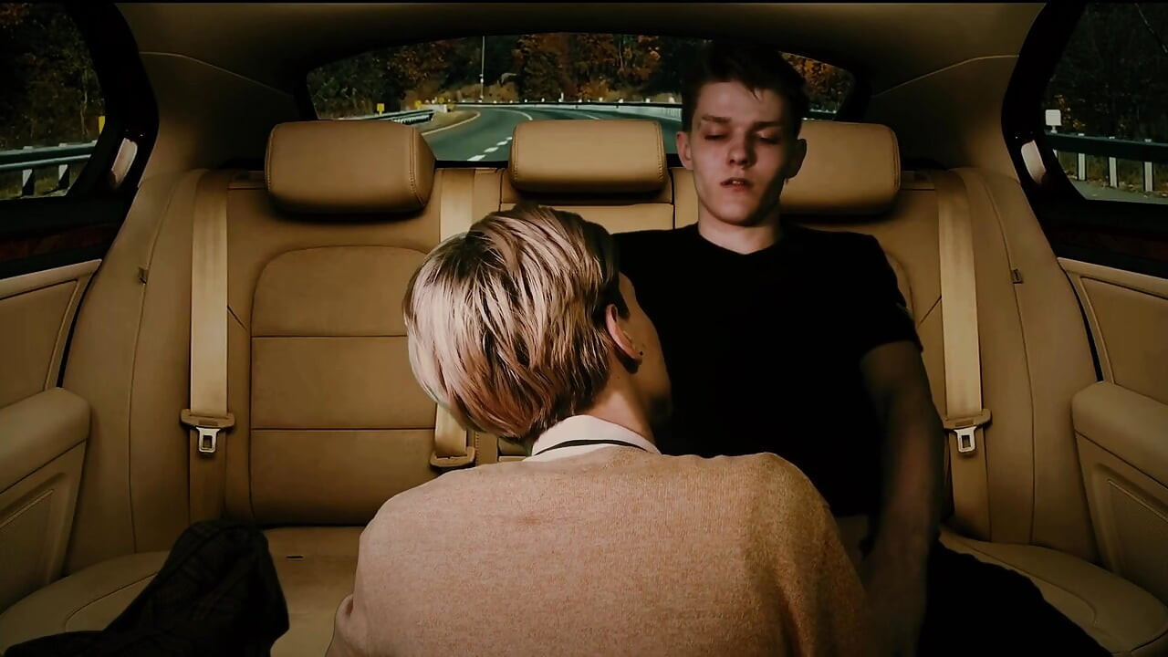 Hunk fucked in anal in the back seat of a car