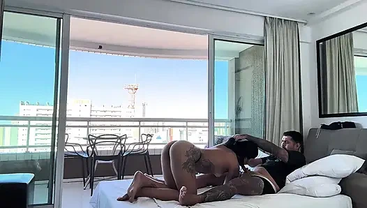 БРАЗИЛЬСКУЮ ТУРИСТКУ ТРАХНУЛИ ТАК МНОГО, ЧТО ЭТО ЗАСТАВИЛО МЕНЯ ТРЕПЕТАТЬ